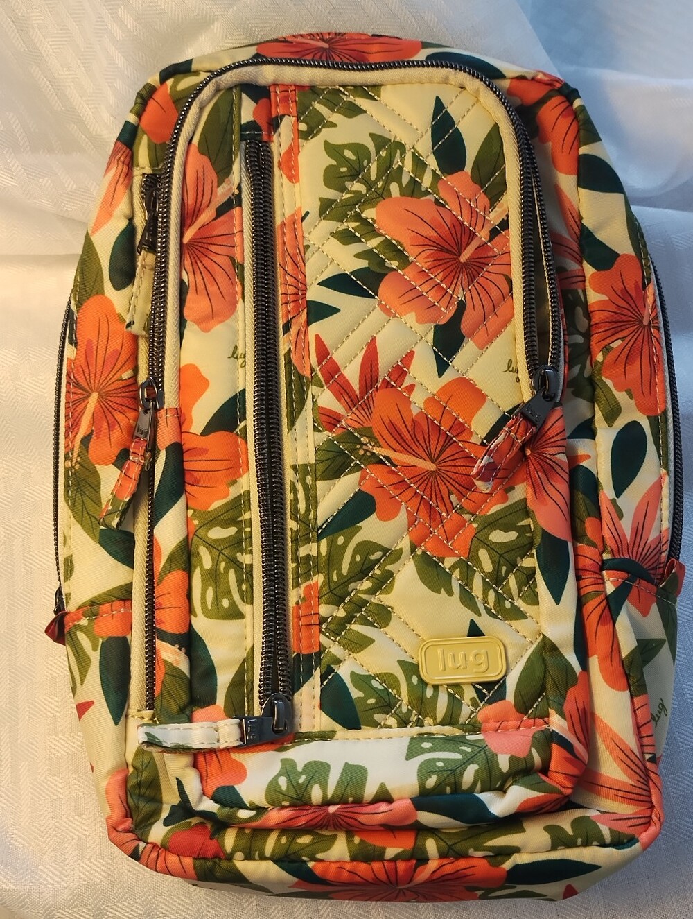 NWOT LUG TAILBACK SLING BAG Lush Luau